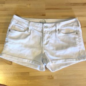Bullhead juniors white jean shorts